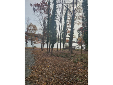 The perfect lakefront lot in the perfect location! on Mariners Landing Golf and Country Club in Virginia - for sale on GolfHomes.com, golf home, golf lot