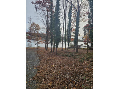 The perfect lakefront lot in the perfect location! on Mariners Landing Golf and Country Club in Virginia - for sale on GolfHomes.com, golf home, golf lot
