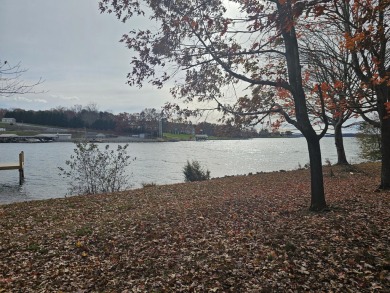 The perfect lakefront lot in the perfect location! on Mariners Landing Golf and Country Club in Virginia - for sale on GolfHomes.com, golf home, golf lot