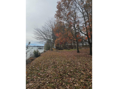 The perfect lakefront lot in the perfect location! on Mariners Landing Golf and Country Club in Virginia - for sale on GolfHomes.com, golf home, golf lot