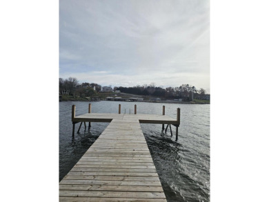 The perfect lakefront lot in the perfect location! on Mariners Landing Golf and Country Club in Virginia - for sale on GolfHomes.com, golf home, golf lot