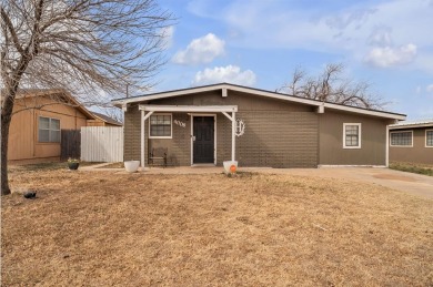 This 3-bedroom, 1-bath home plus a bonus room is a great on Comanche Trail Golf Course in Texas - for sale on GolfHomes.com, golf home, golf lot