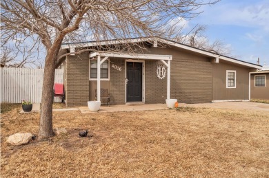 This 3-bedroom, 1-bath home plus a bonus room is a great on Comanche Trail Golf Course in Texas - for sale on GolfHomes.com, golf home, golf lot