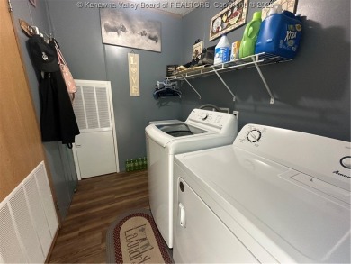 Quiet and peaceful 3 bed, 2 bath home overlooking Edgewood on Edgewood Country Club in West Virginia - for sale on GolfHomes.com, golf home, golf lot