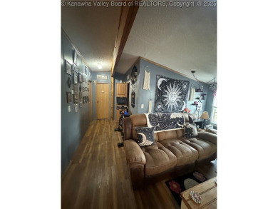 Quiet and peaceful 3 bed, 2 bath home overlooking Edgewood on Edgewood Country Club in West Virginia - for sale on GolfHomes.com, golf home, golf lot