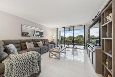Totally renovated, updated condo detailed inbeautiful neutral on The Country Club At Boca Raton in Florida - for sale on GolfHomes.com, golf home, golf lot