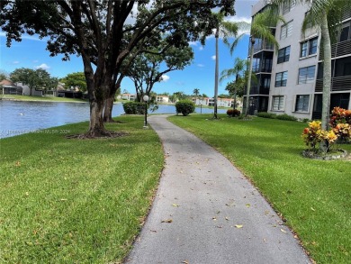 Welcome to this beautifully updated 2-bedroom, 2-bath apartment on Pembroke Lakes Golf Club in Florida - for sale on GolfHomes.com, golf home, golf lot