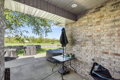 Welcome to this beautiful all-brick, single-story home in the on Deer Lake Golf Club in Missouri - for sale on GolfHomes.com, golf home, golf lot