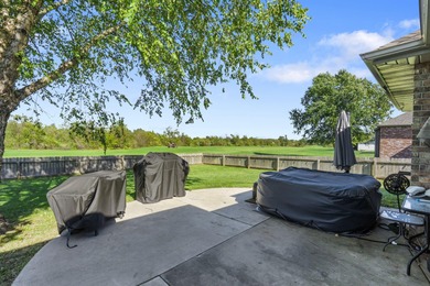 Welcome to this beautiful all-brick, single-story home in the on Deer Lake Golf Club in Missouri - for sale on GolfHomes.com, golf home, golf lot