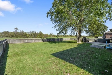 Welcome to this beautiful all-brick, single-story home in the on Deer Lake Golf Club in Missouri - for sale on GolfHomes.com, golf home, golf lot