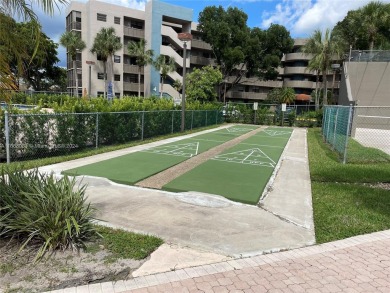 Welcome to this beautifully updated 2-bedroom, 2-bath apartment on Pembroke Lakes Golf Club in Florida - for sale on GolfHomes.com, golf home, golf lot