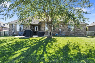 Welcome to this beautiful all-brick, single-story home in the on Deer Lake Golf Club in Missouri - for sale on GolfHomes.com, golf home, golf lot