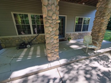 Adorable 2 bed/2 bath home south of Lake Leann with Lake access on Lake LeAnn Golf Course in Michigan - for sale on GolfHomes.com, golf home, golf lot