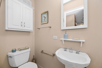 Perched on the 21st floor, this spacious 2 bedroom, 2 bath on Sydney R. Marovitz Golf Course in Illinois - for sale on GolfHomes.com, golf home, golf lot