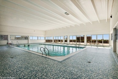 Perched on the 21st floor, this spacious 2 bedroom, 2 bath on Sydney R. Marovitz Golf Course in Illinois - for sale on GolfHomes.com, golf home, golf lot