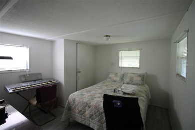 Wonderful and well-maintained mobile home with 3 bedrooms/1.5 on Betmar Acres Golf Club in Florida - for sale on GolfHomes.com, golf home, golf lot