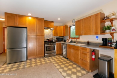 Discover your ideal rural peaceful retreat right in time for on Minnesott Golf and Country Club in North Carolina - for sale on GolfHomes.com, golf home, golf lot