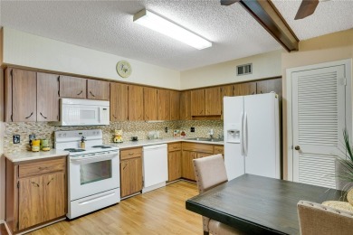 ** COME IN ** Welcome, make yourself at home in this 2 bedroom 2 on On Top Of The World Golf Course in Florida - for sale on GolfHomes.com, golf home, golf lot