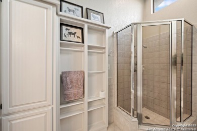 Don't miss this adorable 2-bedroom home located in the heart of on Fair Oaks Ranch Golf and Country Club in Texas - for sale on GolfHomes.com, golf home, golf lot