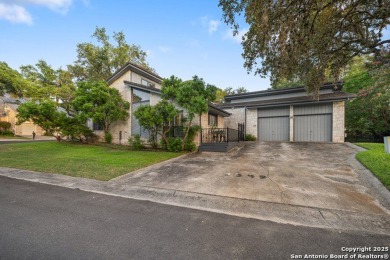 Don't miss this adorable 2-bedroom home located in the heart of on Fair Oaks Ranch Golf and Country Club in Texas - for sale on GolfHomes.com, golf home, golf lot