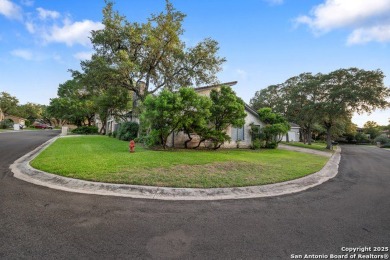 Don't miss this adorable 2-bedroom home located in the heart of on Fair Oaks Ranch Golf and Country Club in Texas - for sale on GolfHomes.com, golf home, golf lot