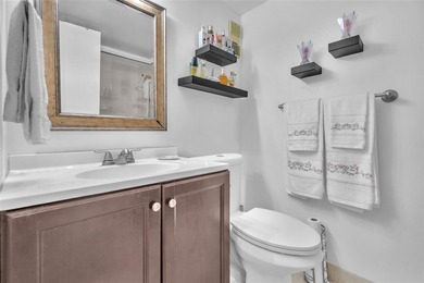 Live the Florida Resort-Lifestyle in this spacious 3-bedroom, 2 on Inverrary Country Club in Florida - for sale on GolfHomes.com, golf home, golf lot