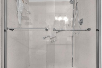 Live the Florida Resort-Lifestyle in this spacious 3-bedroom, 2 on Inverrary Country Club in Florida - for sale on GolfHomes.com, golf home, golf lot