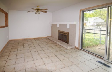 Highly desirable main level ranch style in great location near on Boughton Ridge Golf Course in Illinois - for sale on GolfHomes.com, golf home, golf lot