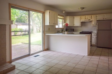 Highly desirable main level ranch style in great location near on Boughton Ridge Golf Course in Illinois - for sale on GolfHomes.com, golf home, golf lot