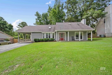 Better Than New and Priced to Sell!This beautiful 3/2 home has on Lake Forest Yacht and Country Club in Alabama - for sale on GolfHomes.com, golf home, golf lot