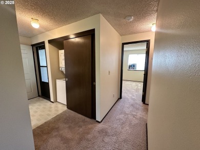Condo with frontage on Rock Creek Golf club 10th hole 2 bedrooms on Rock Creek Country Club in Oregon - for sale on GolfHomes.com, golf home, golf lot