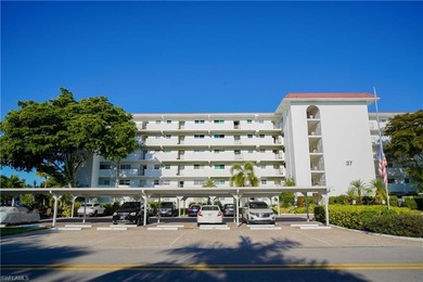 Amazing sunset views from this 3rd floor condo overlooking High on High Point Country Club in Florida - for sale on GolfHomes.com, golf home, golf lot