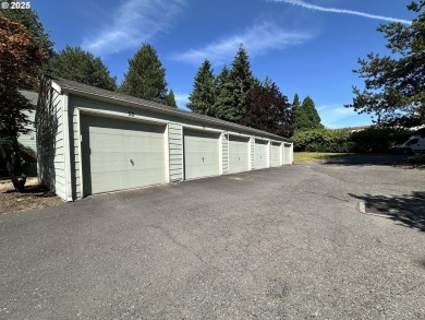 Condo with frontage on Rock Creek Golf club 10th hole 2 bedrooms on Rock Creek Country Club in Oregon - for sale on GolfHomes.com, golf home, golf lot
