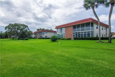 NON AGE-RESTRICTED!! BRAND NEW A/C! BRAND NEW ROOF! Your on The American Golf Club in Florida - for sale on GolfHomes.com, golf home, golf lot