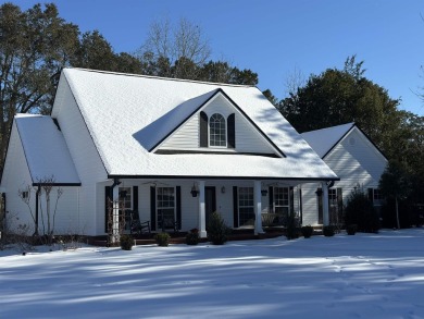 Charming, meticulously maintained 3-bedroom, 3-bath home located on Havana Golf and Country Club in Florida - for sale on GolfHomes.com, golf home, golf lot