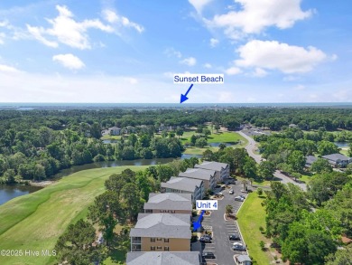 This 3 BR, 2.5 bathroom Osprey Ridge end unit condo in the on Sea Trail Golf Resort in North Carolina - for sale on GolfHomes.com, golf home, golf lot
