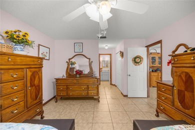 Under contract-accepting backup offers. Welcome home to easy on On Top of the World Golf Course in Florida - for sale on GolfHomes.com, golf home, golf lot