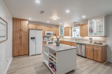 Fabulous 4 bedroom, 3 bath home in Farmers Branch offering two on Brookhaven Country Club - Golf Course in Texas - for sale on GolfHomes.com, golf home, golf lot