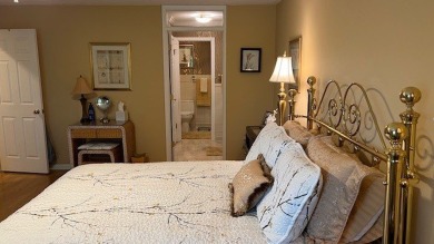 Move-in ready 2nd floor condo in the highly sought-after on Oak Hills Country Club in Illinois - for sale on GolfHomes.com, golf home, golf lot