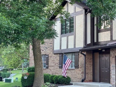 Move-in ready 2nd floor condo in the highly sought-after on Oak Hills Country Club in Illinois - for sale on GolfHomes.com, golf home, golf lot