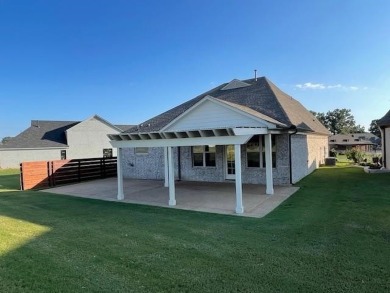 Seeking a luxurious golf course living experience? Look no on Fair Oaks Golf Club in Tennessee - for sale on GolfHomes.com, golf home, golf lot