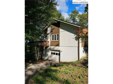 Welcome to this 3-bedroom, 3-bath mountain home with bonus room on Beech Mountain Club in North Carolina - for sale on GolfHomes.com, golf home, golf lot