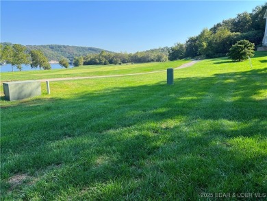 Wonderful LEVEL lot located on the 13th green of Old Kinderhook on The Club At Old Kinderhook in Missouri - for sale on GolfHomes.com, golf home, golf lot
