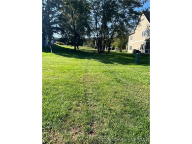 Wonderful LEVEL lot located on the 13th green of Old Kinderhook on The Club At Old Kinderhook in Missouri - for sale on GolfHomes.com, golf home, golf lot