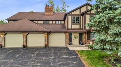 Welcome to this spacious and inviting 3-bedroom, 2-bath on Oak Hills Country Club in Illinois - for sale on GolfHomes.com, golf home, golf lot