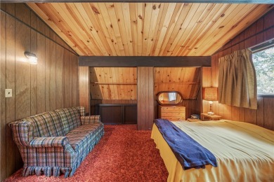 Welcome to this charming 2-story Moonridge cabin, perfectly on Big Bear Mountain Ski and Golf Resort in California - for sale on GolfHomes.com, golf home, golf lot
