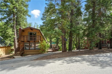Welcome to this charming 2-story Moonridge cabin, perfectly on Big Bear Mountain Ski and Golf Resort in California - for sale on GolfHomes.com, golf home, golf lot