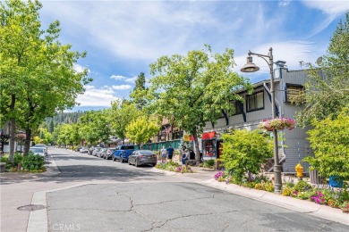 Welcome to this charming 2-story Moonridge cabin, perfectly on Big Bear Mountain Ski and Golf Resort in California - for sale on GolfHomes.com, golf home, golf lot