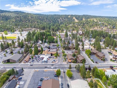 Welcome to this charming 2-story Moonridge cabin, perfectly on Big Bear Mountain Ski and Golf Resort in California - for sale on GolfHomes.com, golf home, golf lot