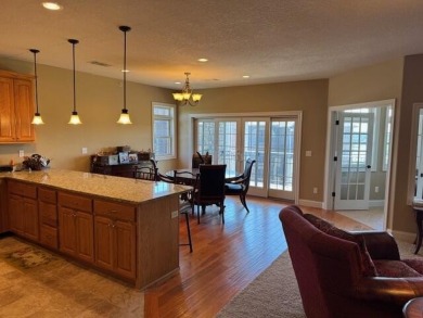 The BEST OF THE BEST. Top floor corner unit toward the lake on Don Gardner Par 3 Golf Course in Missouri - for sale on GolfHomes.com, golf home, golf lot